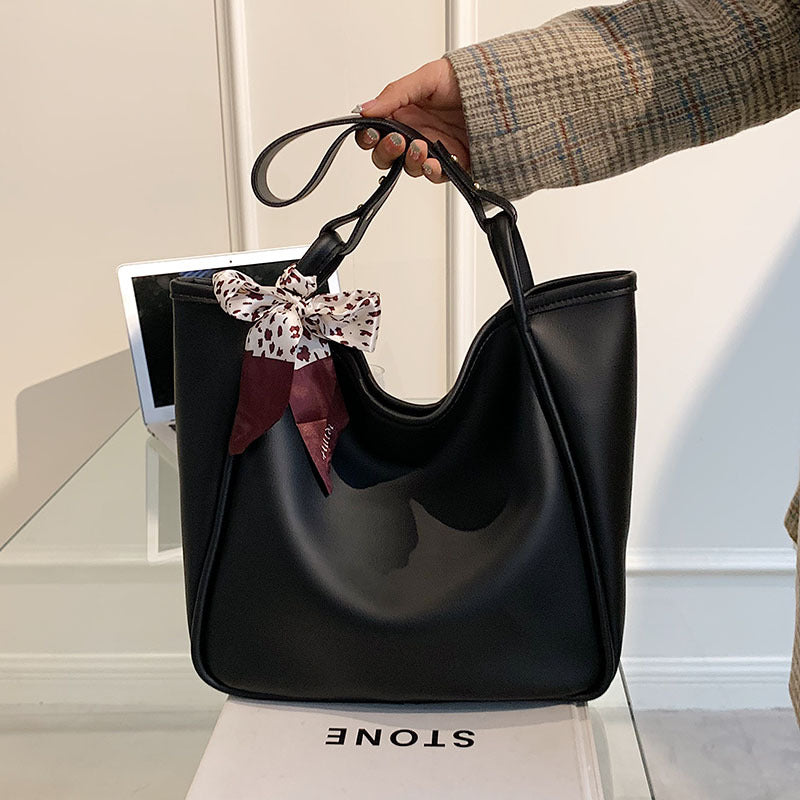 Shoulder Bag New Autumn And Winter Retro Women's Bag Soft Leather Tote Bag Trend Line Shoulder Bag Mother Bag